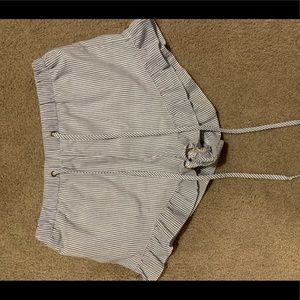 Ruffled summer shorts